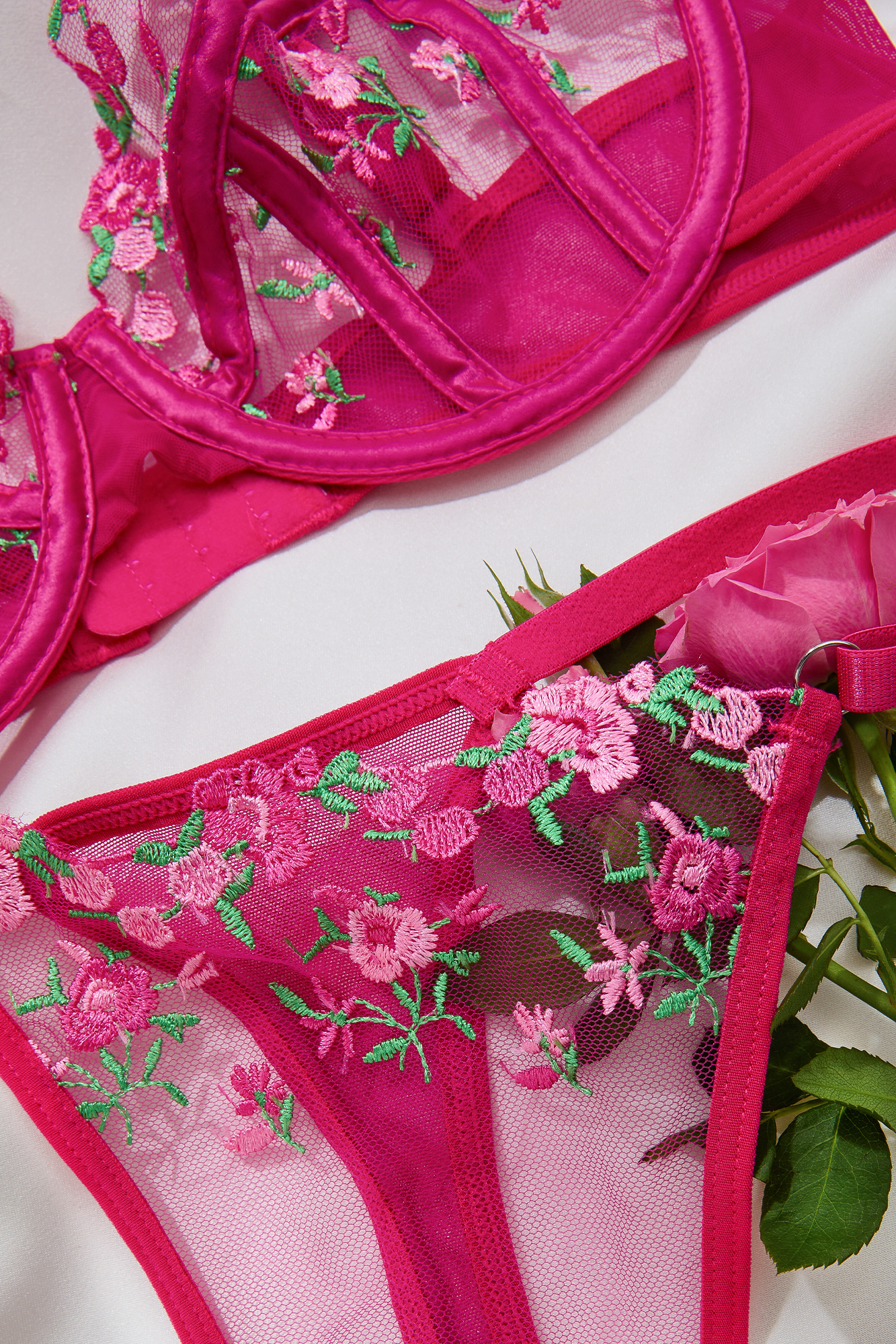 Embroidered flower lingerie set for romantic occasions